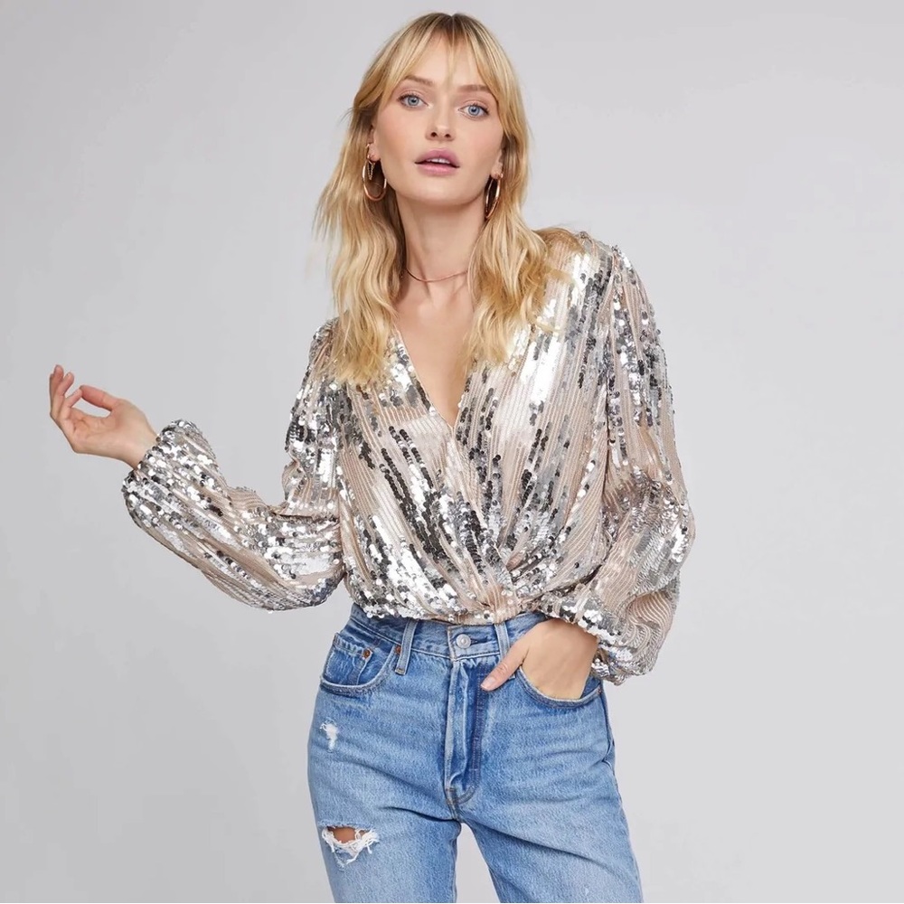 ASTR sequin crop top blouse v neck wrap silver metallic XS